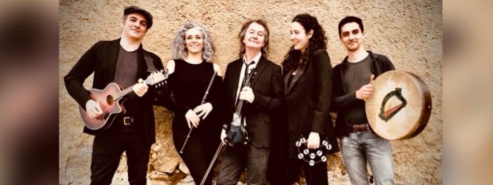 Banner del profilo pubblico di Strange Folk