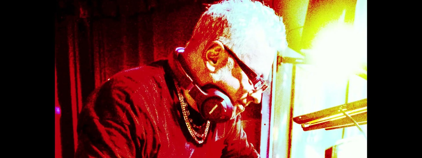 Banner del profilo pubblico di LELE DI MITRI